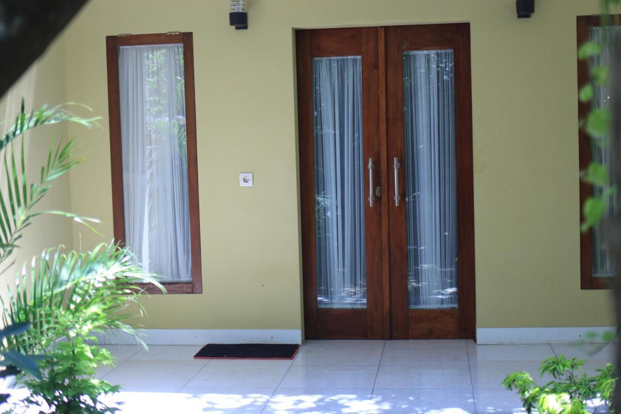 Three V Homestay Kuta  Exterior photo