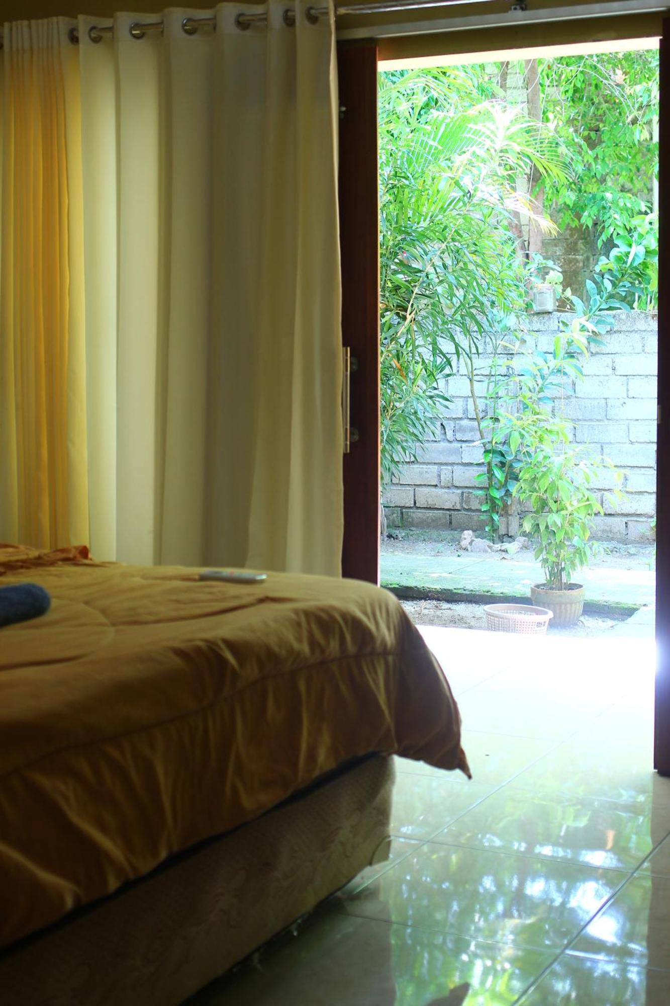 Three V Homestay Kuta  Exterior photo